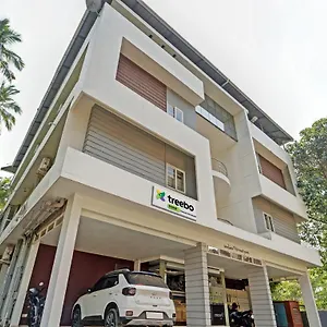 Hotel Sreepathi Nirmalyam 400 Mts From Guruvayoor Temple Guruvayur